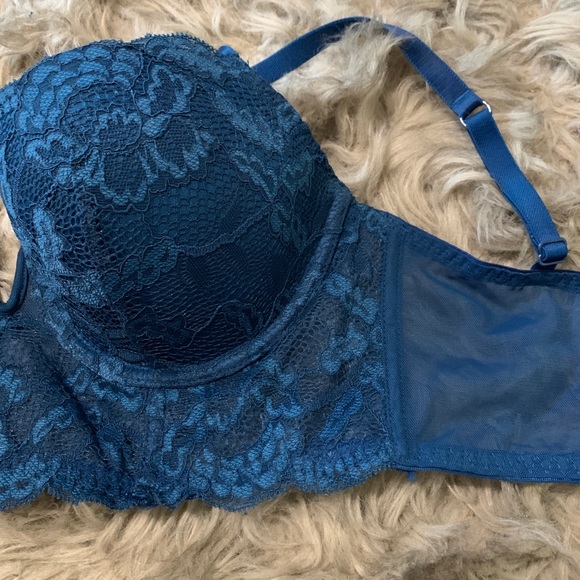 LA SENZA crop bra | size 34D - Picture 4 of 10